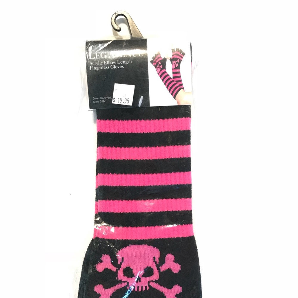 NEW! LEG AVENUE - FINGERLESS SKULL GLOVES!